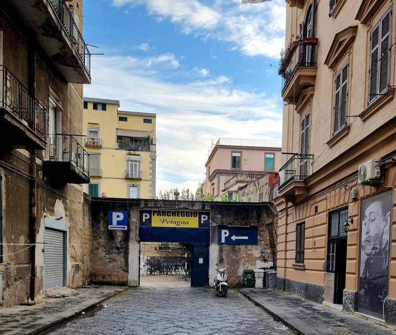 Casa Comoda E Centrale In Quartiere Storico Di Napoli Exterior photo